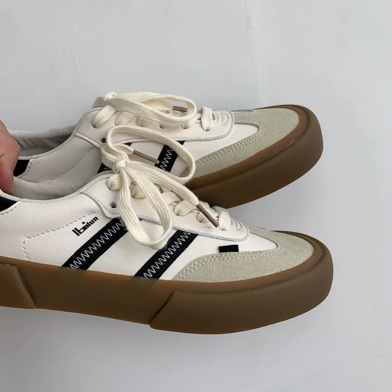 2021 Autumn New Luxury Shoes for Woman Classic Sneakers Women Leather Retro Low Cut Lace -up Casual Women Sneakers Plus Size 44