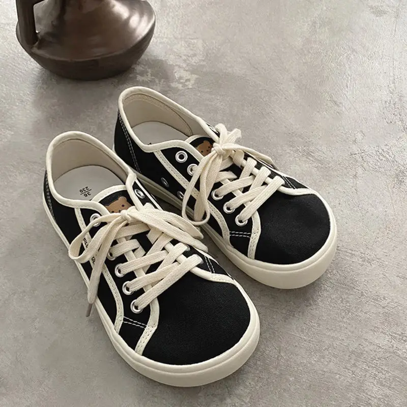 Designer Canvas Shoes Women Low Top Sneakers Wide Toe Lace Up Trainers Shoes Brand Girls Red Blue Sneakers Girls Tenis Plimsolls Designer Canvas Shoes Women Low Top Sneakers Wide Toe Lace Up Trainers Shoes Brand Girls Red Blue Sneakers Girls Tenis Plimsolls