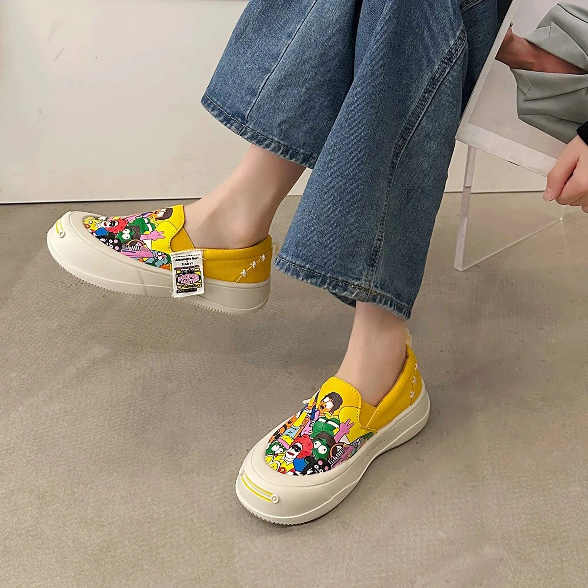 Women Platform Vulcanized Shoes 2023 New Woman Thick Sole Canvas Loafers Fashion Graffiti Sneakers Outdoor Flats Sports Shoes