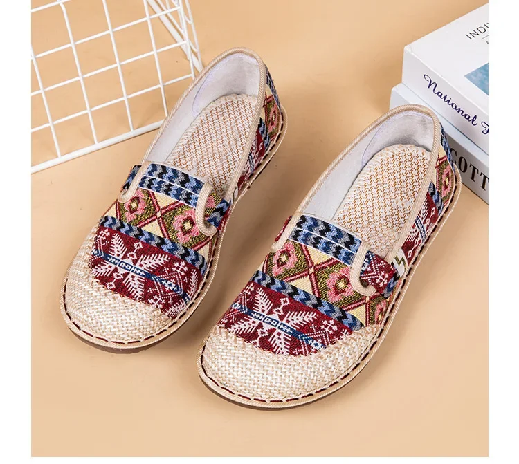 High Quality Women Shoes Ethnic Style Woven Embroidery Shoes Female Fashion Breathable Flat Sole Casual Shoes for Women 2024 High Quality Women Shoes Ethnic Style Woven Embroidery Shoes Female Fashion Breathable Flat Sole Casual Shoes for Women 2024