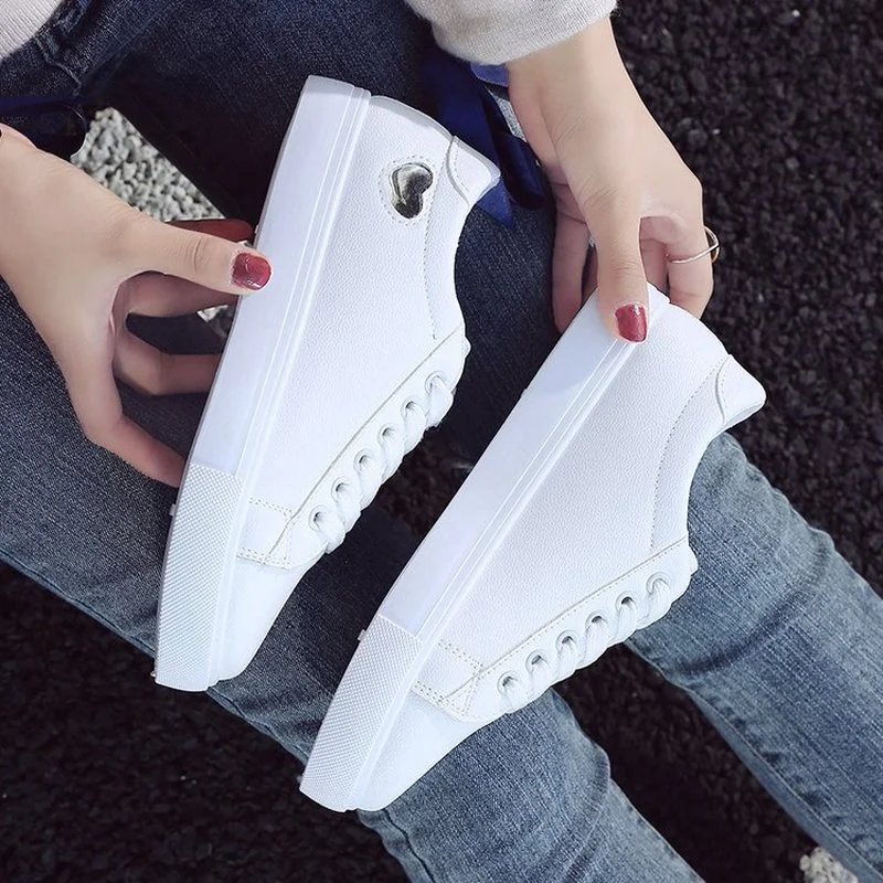2024 Spring  Autumn Woman Shoes Fashion New Woman PU Leather Shoes Ladies Breathable Cute Heart Flats Casual Shoes White Sneaker