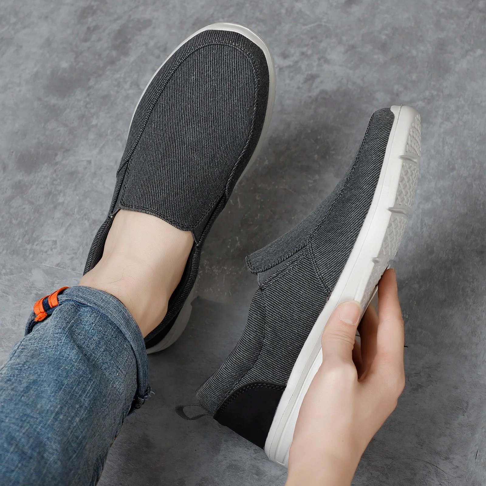 Men Shoes Summer Canvas Shoes Breathable Comfortable Outdoor Slip On Walking Sneakers Classic Loafers For Men