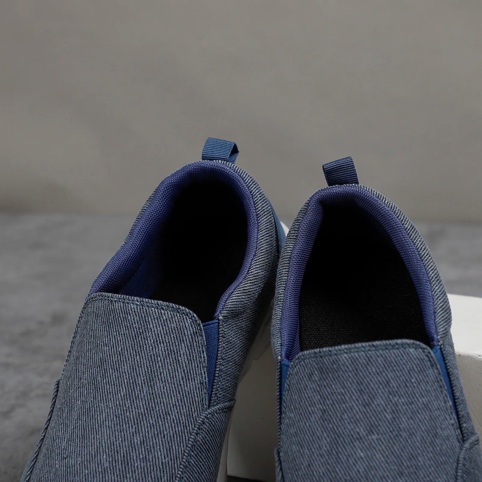 Men Shoes Summer Canvas Shoes Breathable Comfortable Outdoor Slip On Walking Sneakers Classic Loafers For Men