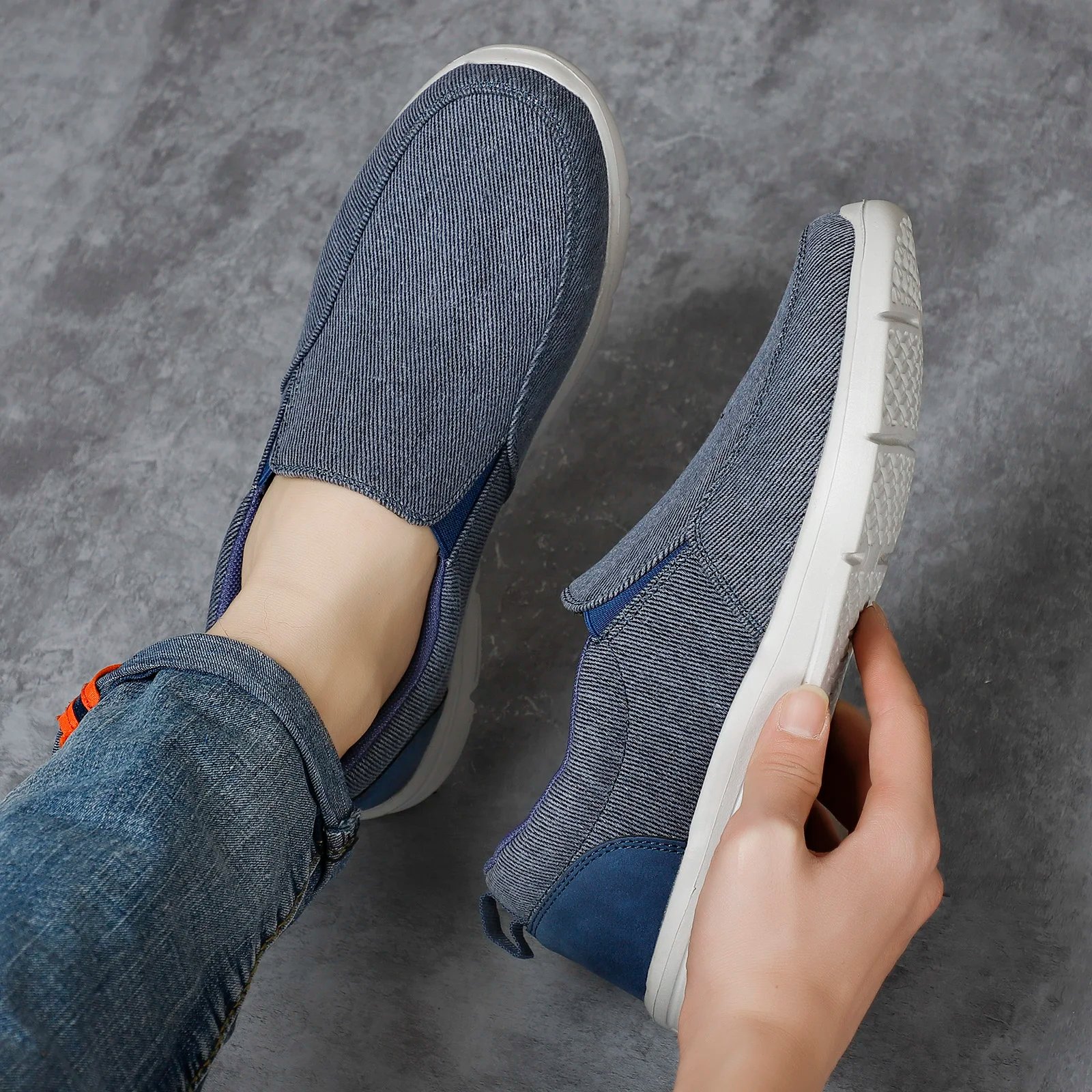Men Shoes Summer Canvas Shoes Breathable Comfortable Outdoor Slip On Walking Sneakers Classic Loafers For Men