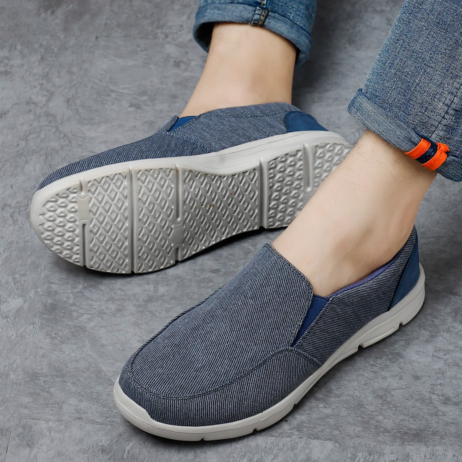 Men Shoes Summer Canvas Shoes Breathable Comfortable Outdoor Slip On Walking Sneakers Classic Loafers For Men