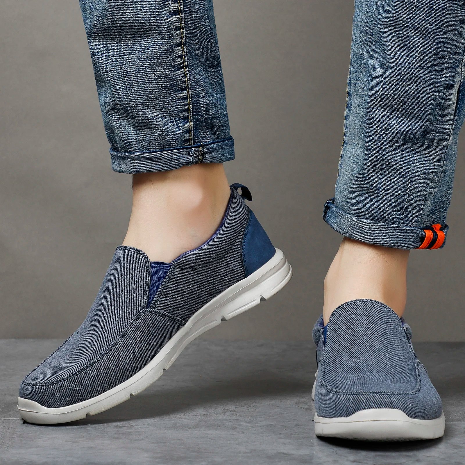 Men Shoes Summer Canvas Shoes Breathable Comfortable Outdoor Slip On Walking Sneakers Classic Loafers For Men