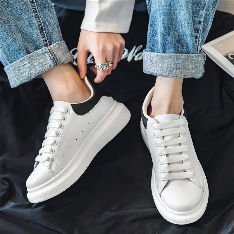 Men's Classic White Casual Sports Shoes Lace up Running Shoes Fashion Board Shoes Outdoor Lightweight Platform Women Sneakers