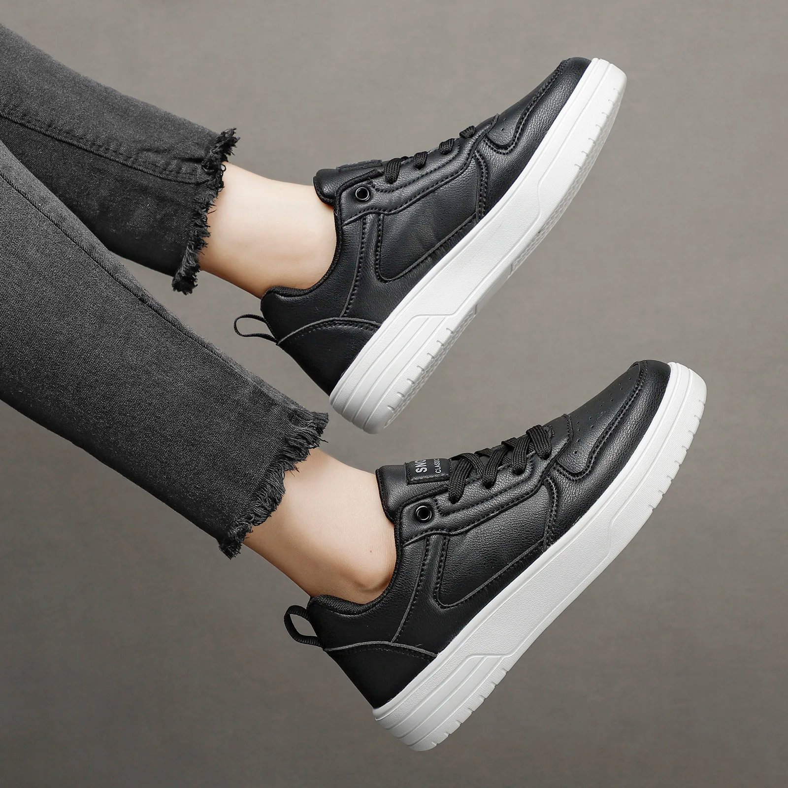 Women Shoes Skateboarding Shoes For Women Sneakers Lightweight White Black Sports Shoes