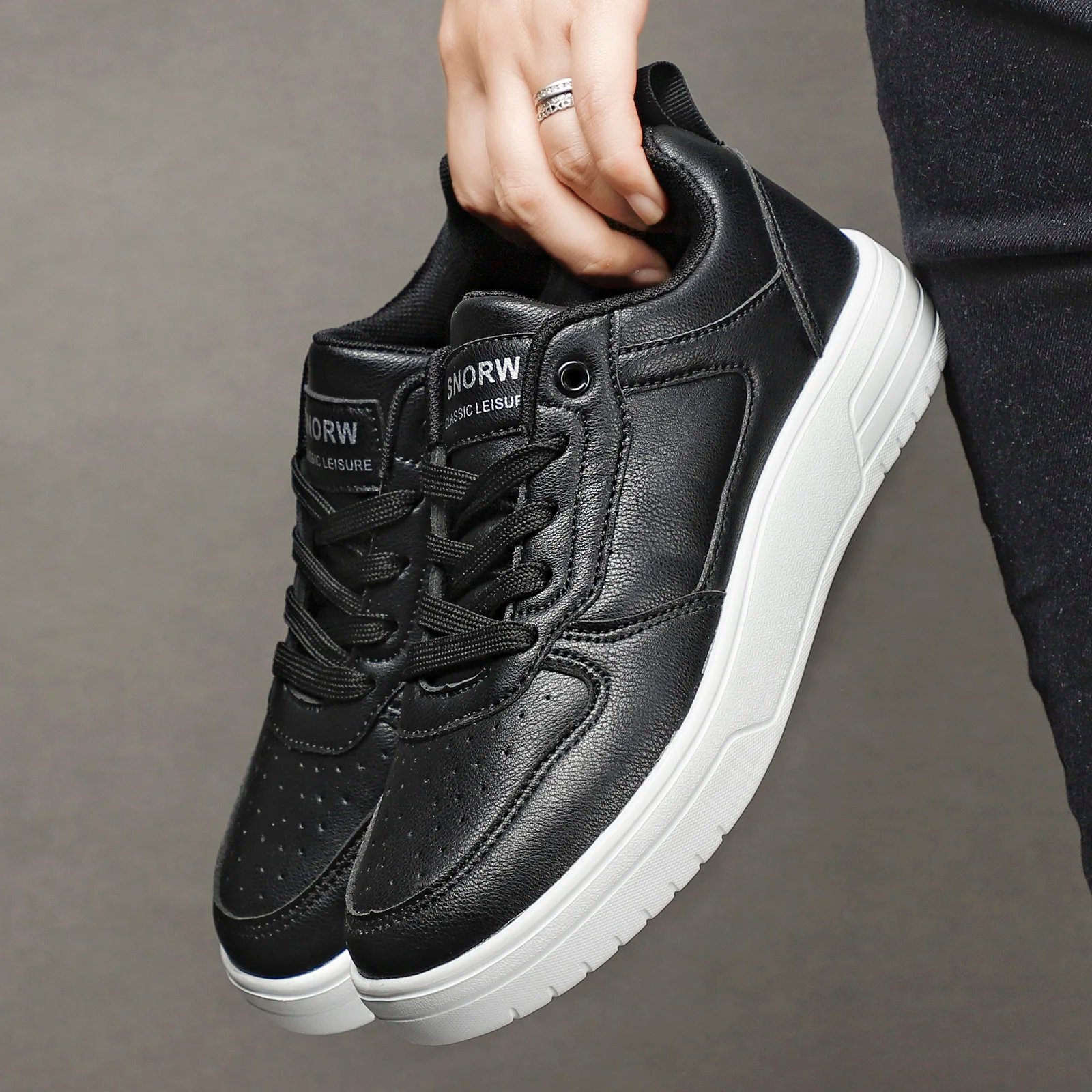 Women Shoes Skateboarding Shoes For Women Sneakers Lightweight White Black Sports Shoes