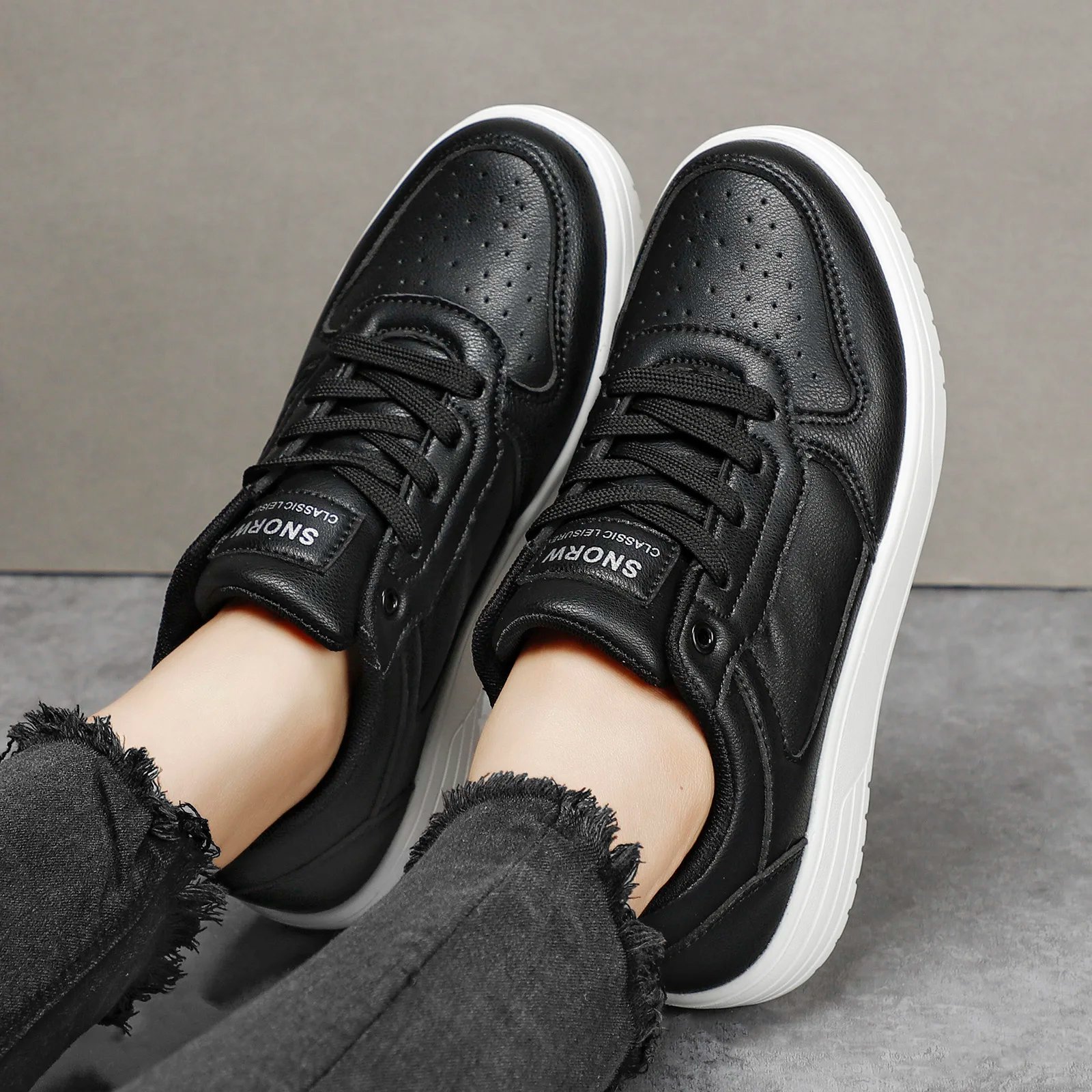 Women Shoes Skateboarding Shoes For Women Sneakers Lightweight White Black Sports Shoes