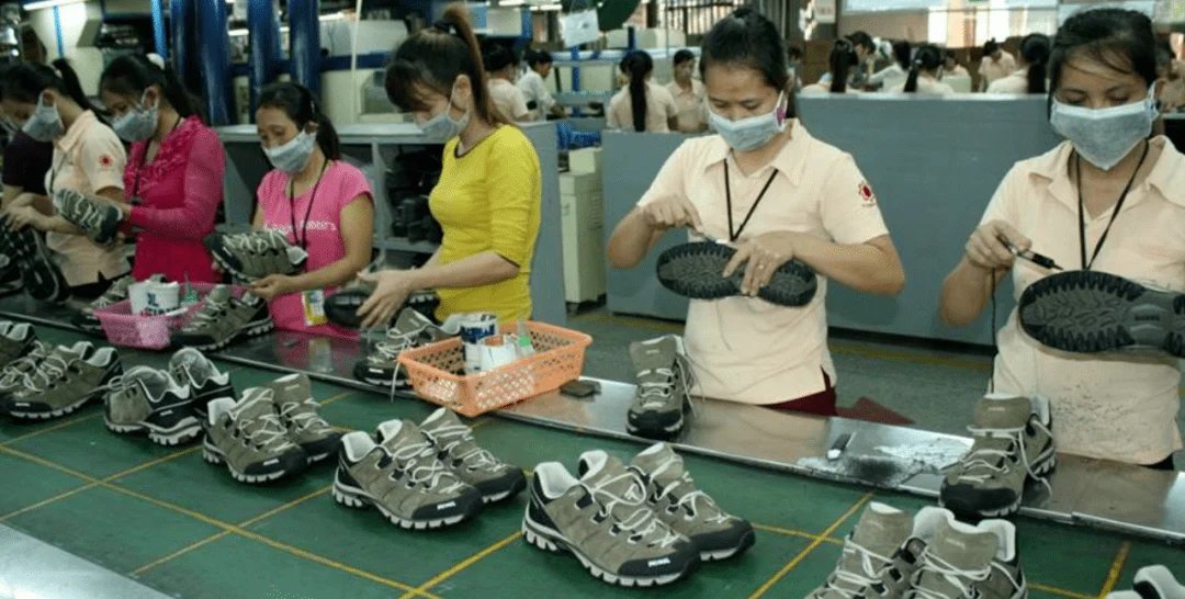 Women Casual Sport Sneaker Tennis Female Athletic Loafers Running Shoes Fabric Flat Shoes Slip-on Trend 2023 Footwear Girl 42 43