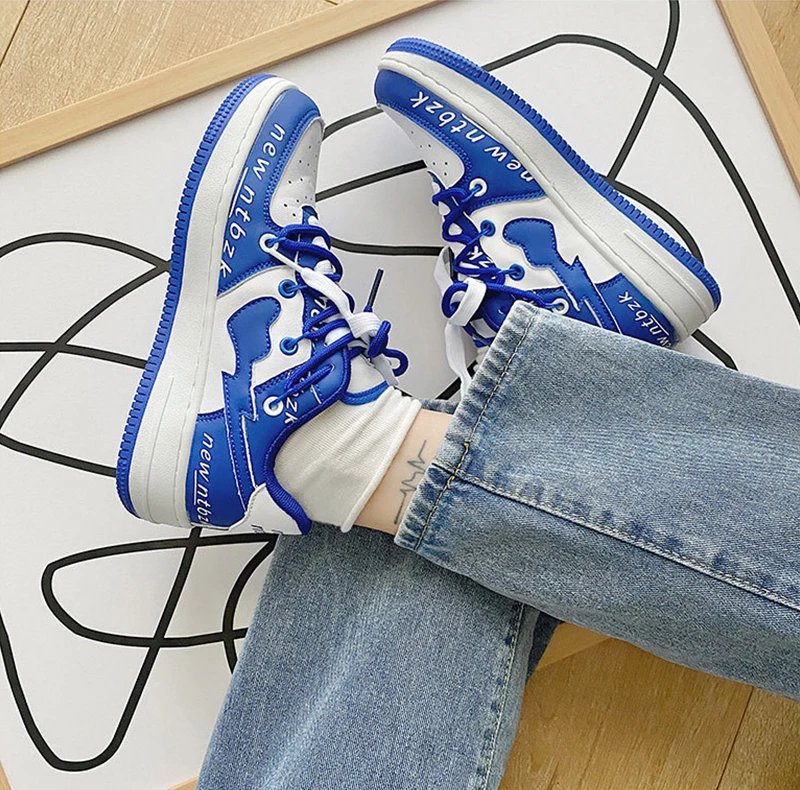 Brand Woman Sneakers Fashion Lace-Up Female Vulcanize Shoes Heart-Shape Couple Sports Causal Shoes Running Spring Autumn Size 44