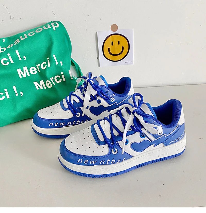 Brand Woman Sneakers Fashion Lace-Up Female Vulcanize Shoes Heart-Shape Couple Sports Causal Shoes Running Spring Autumn Size 44