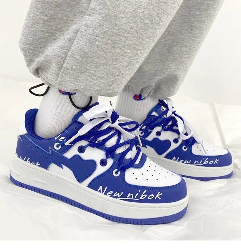 Brand Woman Sneakers Fashion Lace-Up Female Vulcanize Shoes Heart-Shape Couple Sports Causal Shoes Running Spring Autumn Size 44