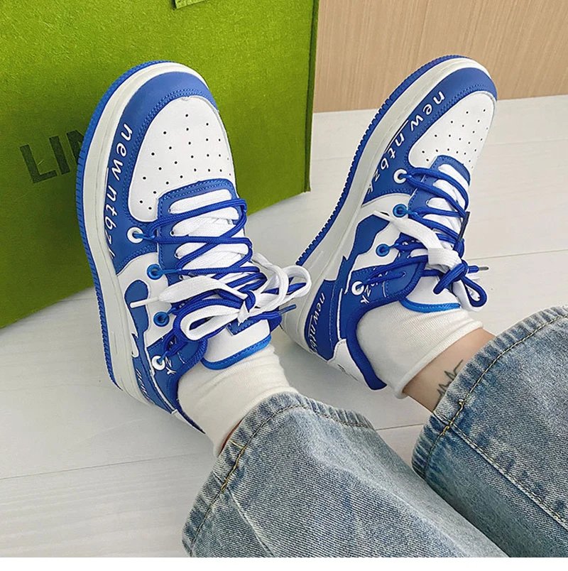 Brand Woman Sneakers Fashion Lace-Up Female Vulcanize Shoes Heart-Shape Couple Sports Causal Shoes Running Spring Autumn Size 44