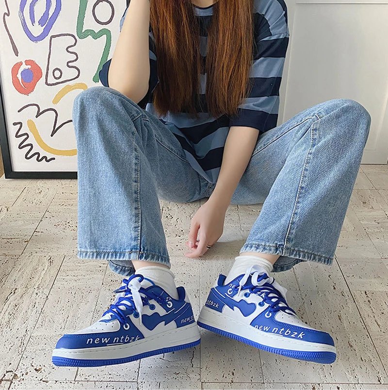 Brand Woman Sneakers Fashion Lace-Up Female Vulcanize Shoes Heart-Shape Couple Sports Causal Shoes Running Spring Autumn Size 44