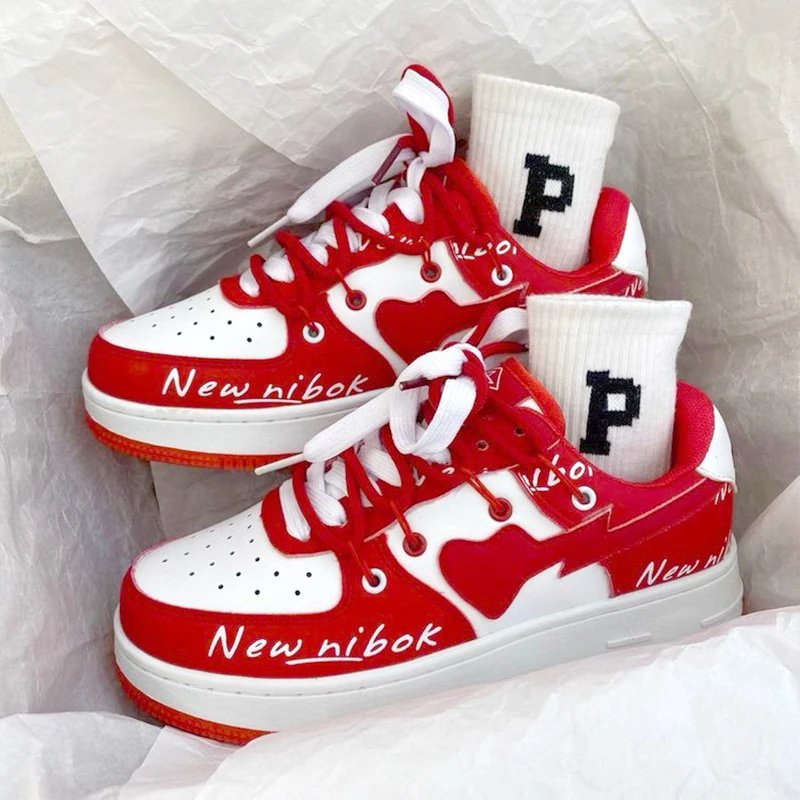 Brand Woman Sneakers Fashion Lace-Up Female Vulcanize Shoes Heart-Shape Couple Sports Causal Shoes Running Spring Autumn Size 44