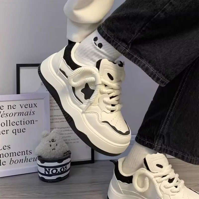 Women Platform Sneakers Star Design Lace Up Skateboard Flat Outdoor Comfortable Running Sport Shoe Tennis Walking Sneakers 35-40