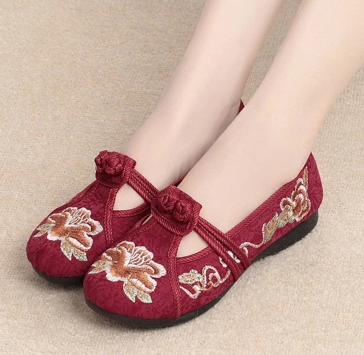 Veowalk Vintage Traditional Style Women Soft Loafers Spring Autumn Slip On Cotton Fabric Flats Comfort Chinese Embroidered Shoes