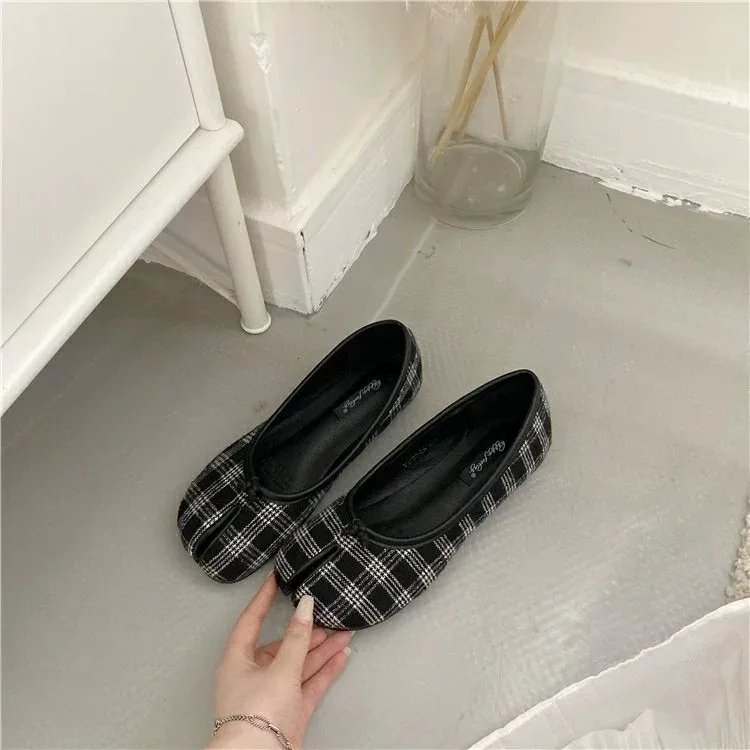 Tabi Ninja Shoes Woman Microfiber Leather Comfy Flats Split Toe Slippers Soft Bottom Loafers Brief Ladies Trotter Moccasins 2023