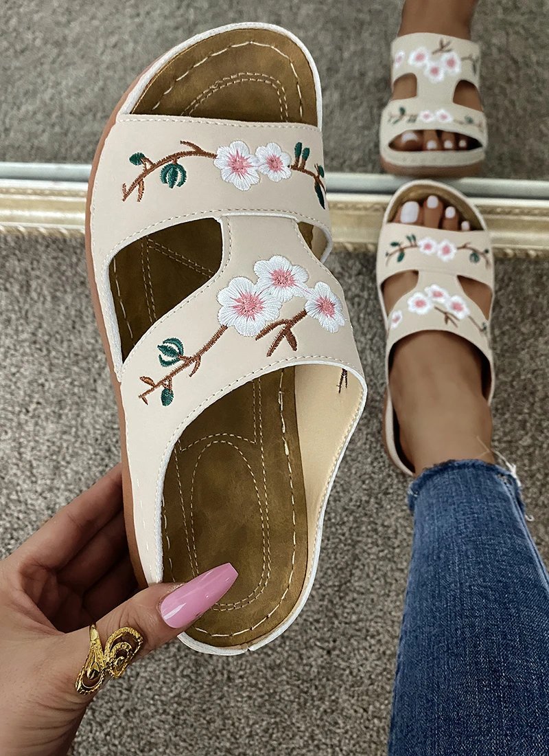 Women Slippers Embroider Flowers Leather Woman Sandals 2023 Outdoor Light Casual Wedges Slippers Slip on Summer Shoes for Women