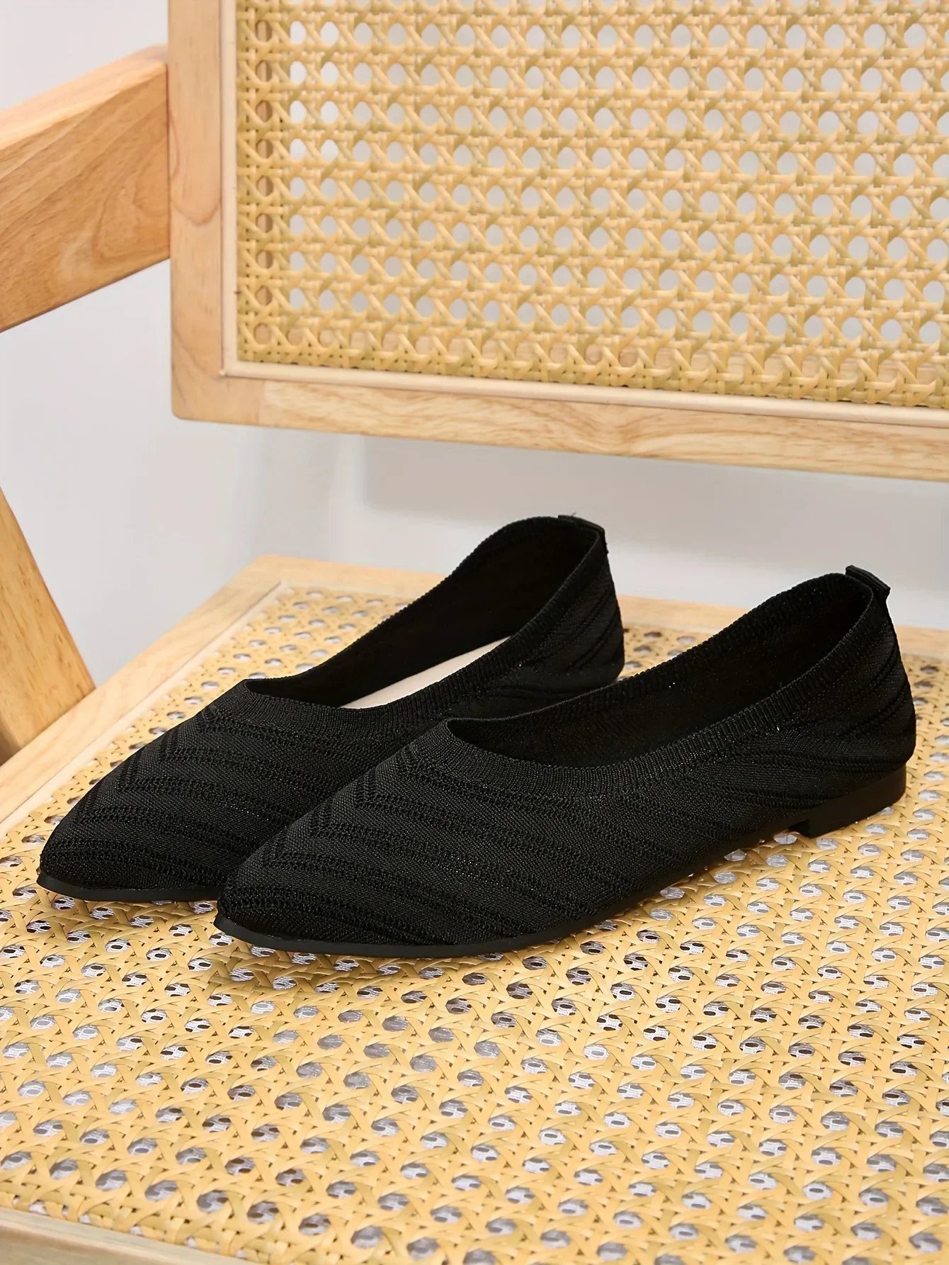 New Women Pointed Toe Flat Shoes Solid Color Knitted Slip on Shoes Casual Breathable Ballet Flats Women Flat Shoes Loafers Women