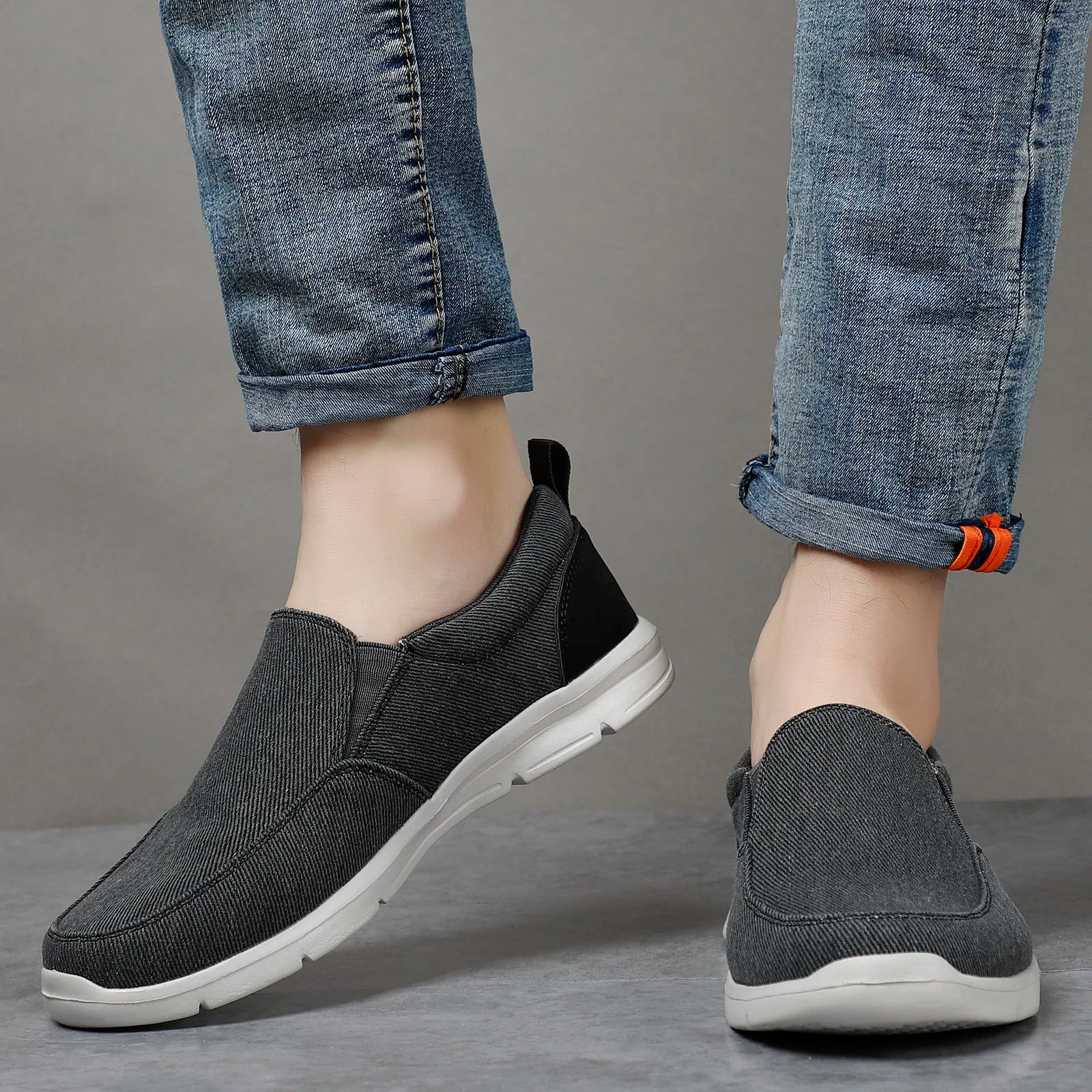 Men Shoes Summer Canvas Shoes Breathable Comfortable Outdoor Slip On Walking Sneakers Classic Loafers For Men