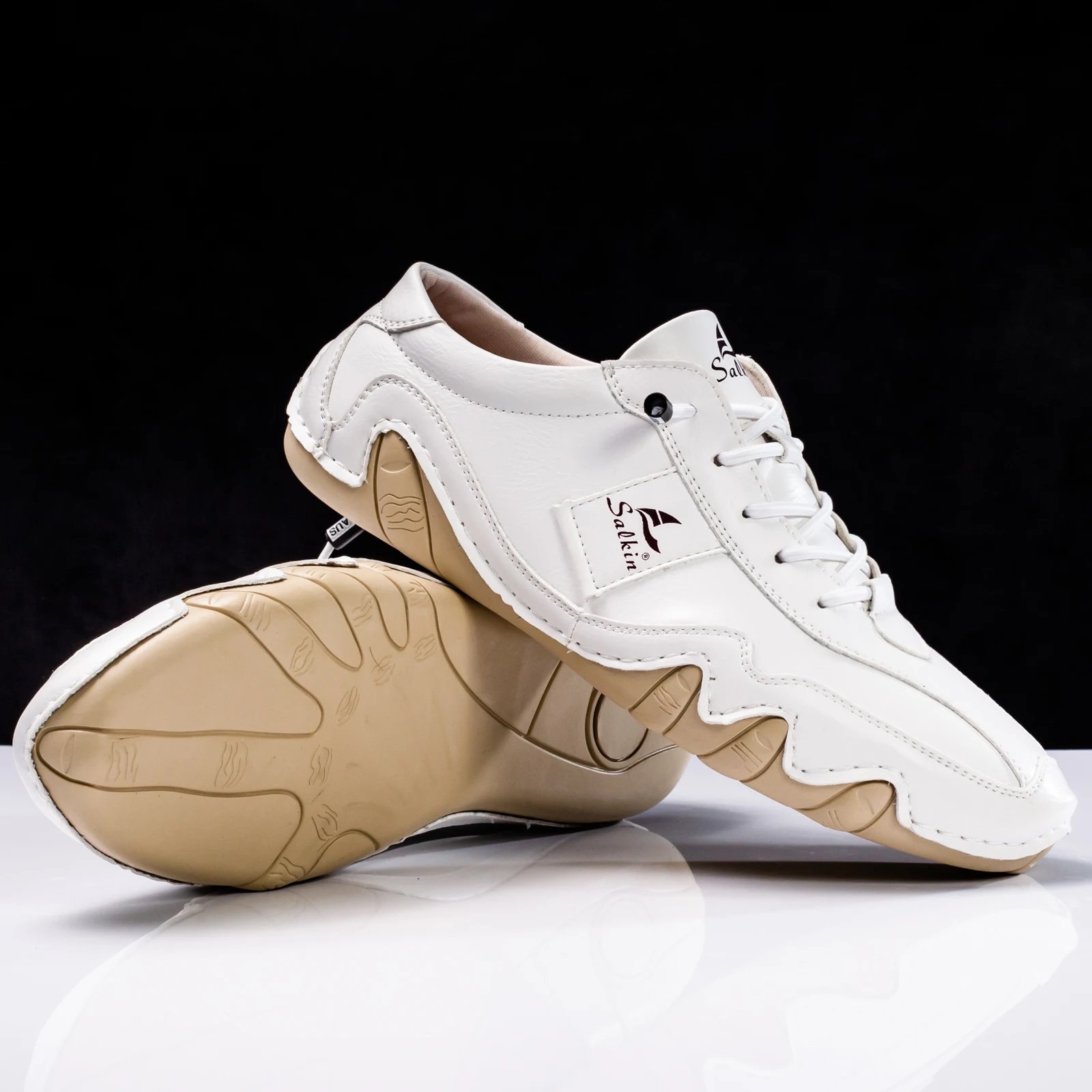 New 2024 Spring Handmade Leather Casual Men Shoes Design Fashion Sneakers Man Loafers Breathable Soft Flat Shoes Driving Shoes