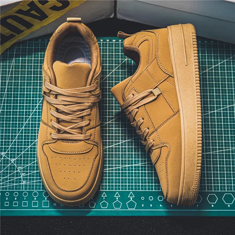 Men Classic Yellow Board Shoes Black Low Top Sports Shoes Lace up Flat Bottom Youth Skateboard Shoes Boys Casual  Sneakers