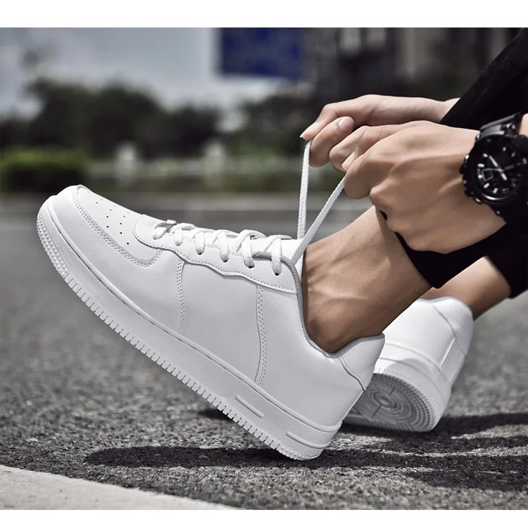 Men Classic White Board Shoes Black Low Top Sports Shoes Lace up Flat Bottom Youth Skateboard Shoes Women Casual  Sneakers