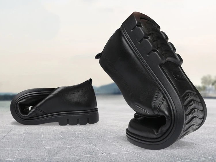 Man Sport Shoe Loafers Men Non-slip Leather Slip-on Black Driving Shoes Sneakers Male Dress Shoes Light Breathable Footwear Flat