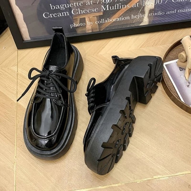 2024 Women Spring New Black Platform Flats Shoes Women Loafers Slip on Boat Shoes Designer Casual Leather Oxfords