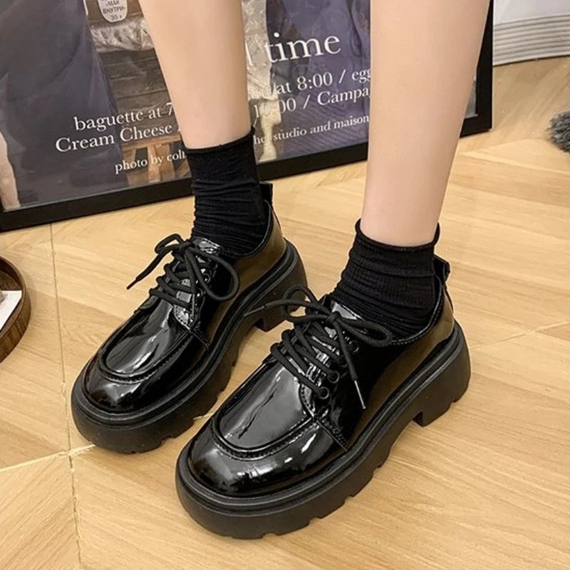 2024 Women Spring New Black Platform Flats Shoes Women Loafers Slip on Boat Shoes Designer Casual Leather Oxfords