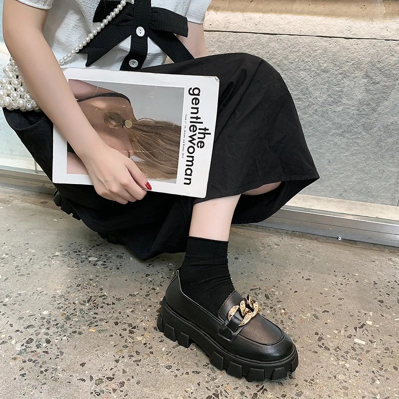 2024 Women Spring New Black Platform Flats Shoes Women Loafers Slip on Boat Shoes Metal Chain Designer Casual Leather Oxfords