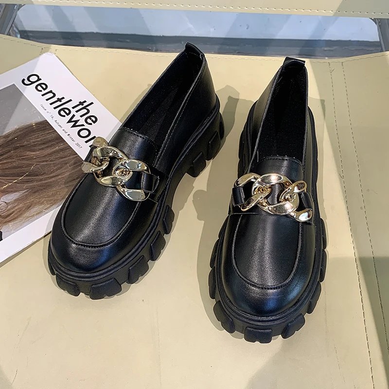 2024 Women Spring New Black Platform Flats Shoes Women Loafers Slip on Boat Shoes Metal Chain Designer Casual Leather Oxfords