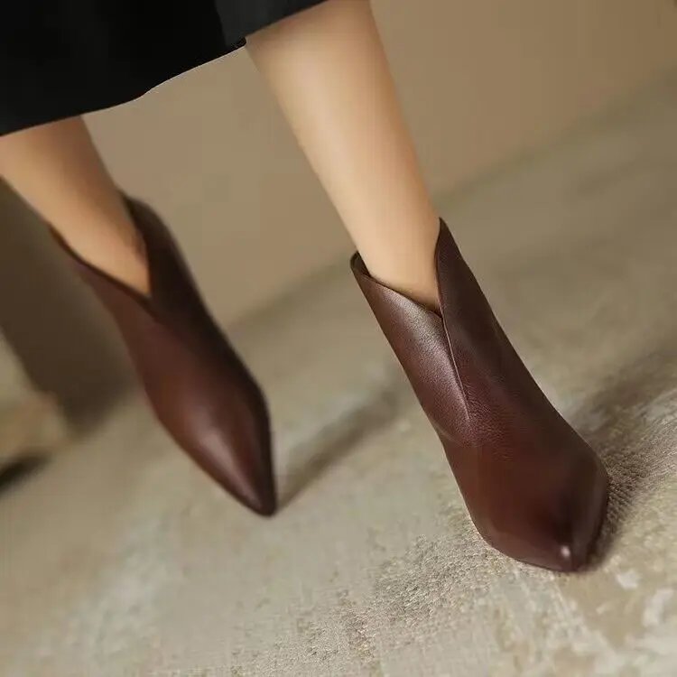 Shallow Mouth Women Shoes 2024 New High Quality Pointed Toe Women's Boots Comfortable Low Heel Commuting Office Ladies Shoes