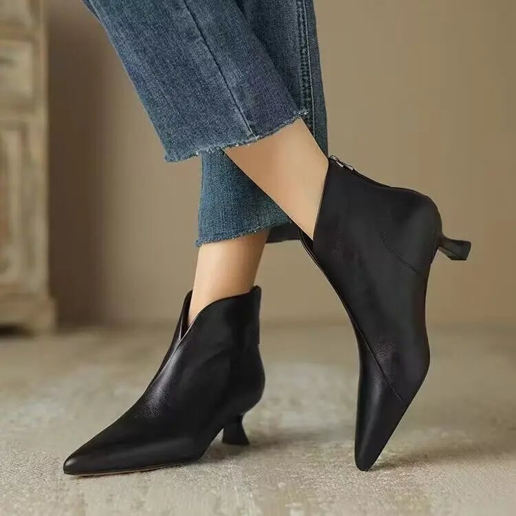 Shallow Mouth Women Shoes 2024 New High Quality Pointed Toe Women's Boots Comfortable Low Heel Commuting Office Ladies Shoes