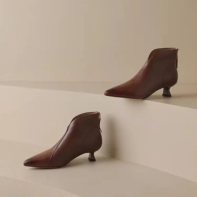 Shallow Mouth Women Shoes 2024 New High Quality Pointed Toe Women's Boots Comfortable Low Heel Commuting Office Ladies Shoes