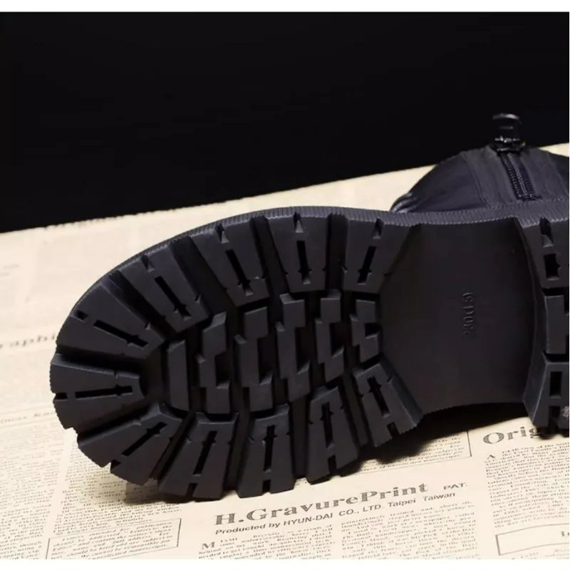 Autumn and Winter Black Women's Boots Fashion Wear Resistant Women's Shoes Adding Cotton Zipper Women Boots
