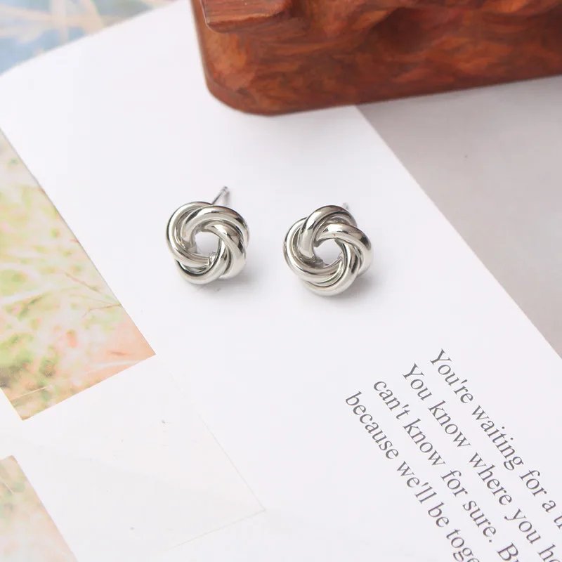 Tiny Metal Stud Earrings for Women Gold Color Twist Round Earrings Small Unusual Earrings boucles d'oreilles Fashion Jewelry Tiny Metal Stud Earrings for Women Gold Color Twist Round Earrings Small Unusual Earrings boucles d'oreilles Fashion Jewelry