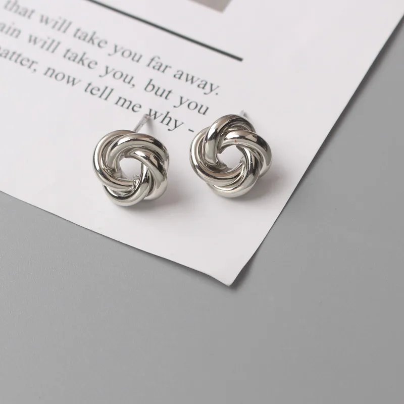Tiny Metal Stud Earrings for Women Gold Color Twist Round Earrings Small Unusual Earrings boucles d'oreilles Fashion Jewelry Tiny Metal Stud Earrings for Women Gold Color Twist Round Earrings Small Unusual Earrings boucles d'oreilles Fashion Jewelry