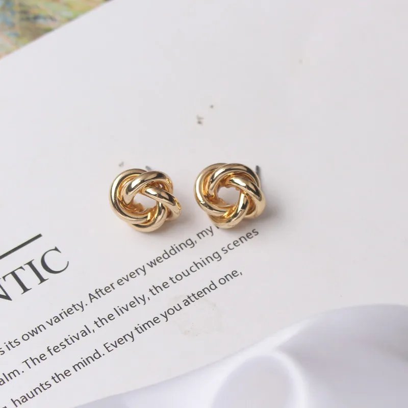 Tiny Metal Stud Earrings for Women Gold Color Twist Round Earrings Small Unusual Earrings boucles d'oreilles Fashion Jewelry Tiny Metal Stud Earrings for Women Gold Color Twist Round Earrings Small Unusual Earrings boucles d'oreilles Fashion Jewelry