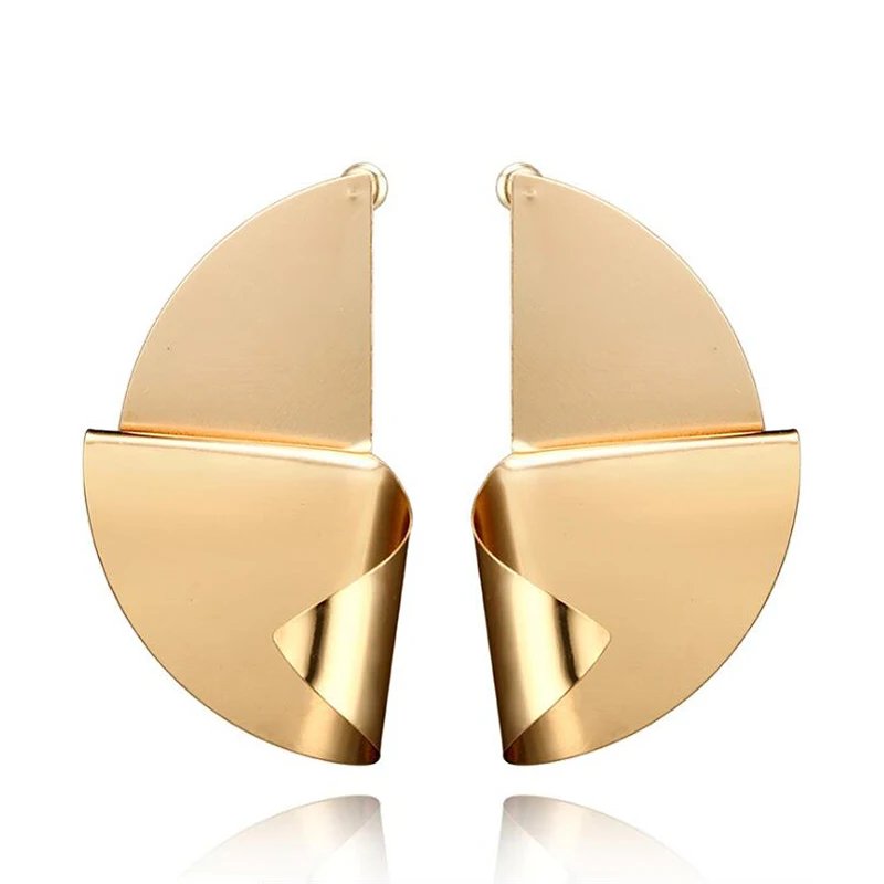 Gold Color Metal Drop Earrings Irregular Hollow Heart Pendants Earrings Twisted Geometric Personality Earrings for Women Gold Color Metal Drop Earrings Irregular Hollow Heart Pendants Earrings Twisted Geometric Personality Earrings for Women