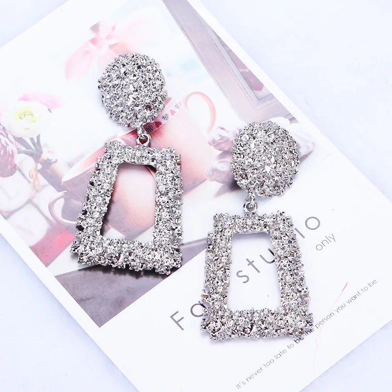 Gold Color Metal Drop Earrings Irregular Hollow Heart Pendants Earrings Twisted Geometric Personality Earrings for Women Gold Color Metal Drop Earrings Irregular Hollow Heart Pendants Earrings Twisted Geometric Personality Earrings for Women