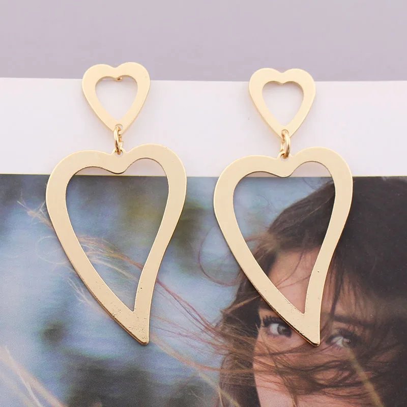 Gold Color Metal Drop Earrings Irregular Hollow Heart Pendants Earrings Twisted Geometric Personality Earrings for Women Gold Color Metal Drop Earrings Irregular Hollow Heart Pendants Earrings Twisted Geometric Personality Earrings for Women