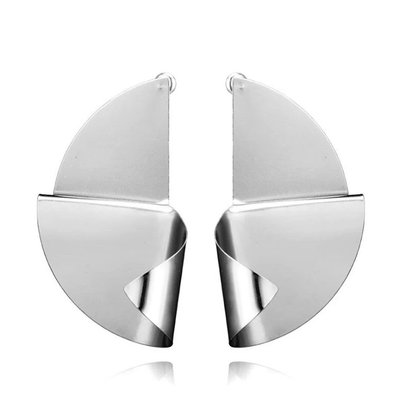 Gold Color Metal Drop Earrings Irregular Hollow Heart Pendants Earrings Twisted Geometric Personality Earrings for Women Gold Color Metal Drop Earrings Irregular Hollow Heart Pendants Earrings Twisted Geometric Personality Earrings for Women