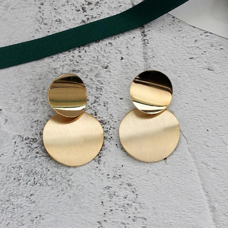 Gold Color Metal Drop Earrings Irregular Hollow Heart Pendants Earrings Twisted Geometric Personality Earrings for Women Gold Color Metal Drop Earrings Irregular Hollow Heart Pendants Earrings Twisted Geometric Personality Earrings for Women