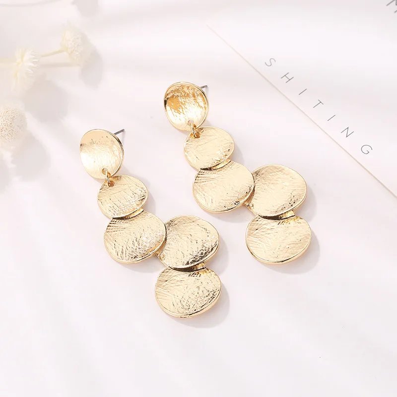 Gold Color Metal Drop Earrings Irregular Hollow Heart Pendants Earrings Twisted Geometric Personality Earrings for Women Gold Color Metal Drop Earrings Irregular Hollow Heart Pendants Earrings Twisted Geometric Personality Earrings for Women