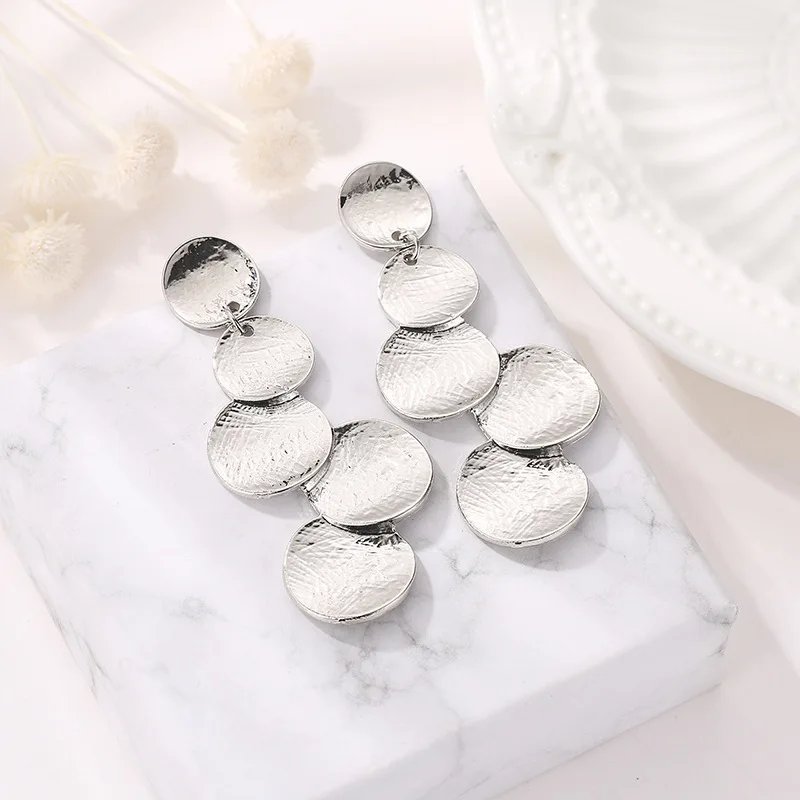 Gold Color Metal Drop Earrings Irregular Hollow Heart Pendants Earrings Twisted Geometric Personality Earrings for Women Gold Color Metal Drop Earrings Irregular Hollow Heart Pendants Earrings Twisted Geometric Personality Earrings for Women