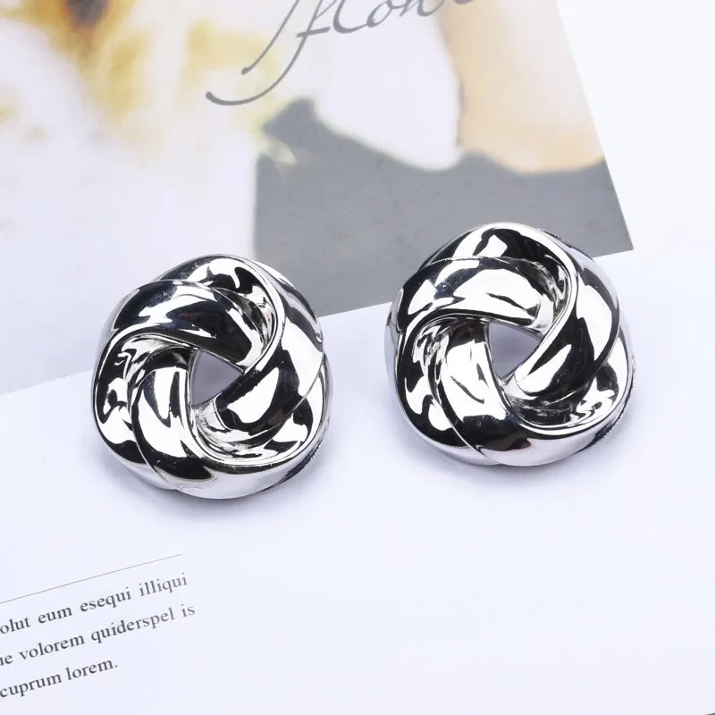 Gold Color Metal Drop Earrings Irregular Hollow Heart Pendants Earrings Twisted Geometric Personality Earrings for Women Gold Color Metal Drop Earrings Irregular Hollow Heart Pendants Earrings Twisted Geometric Personality Earrings for Women